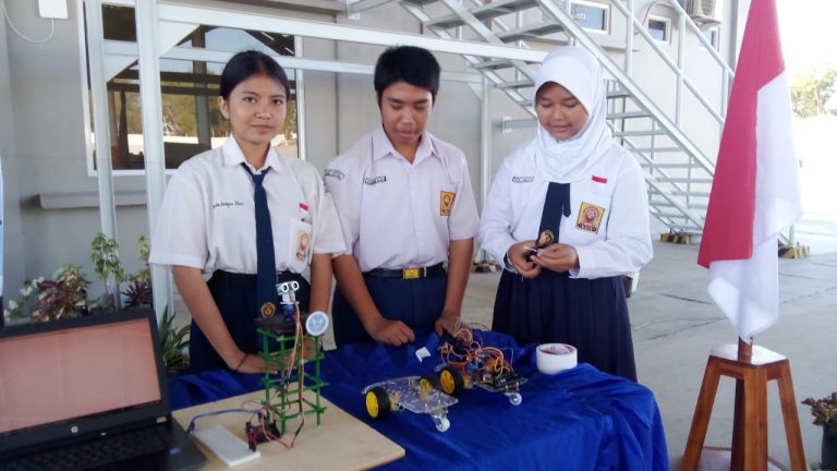 Siswa SMP Di Kupang Mampu Merakit Robot